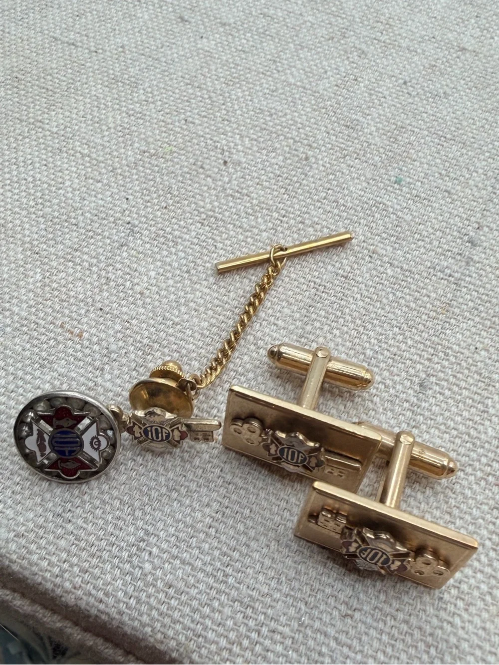 Vintage Gold-Tone IOF Independent Order of Foresters Pin Key Design